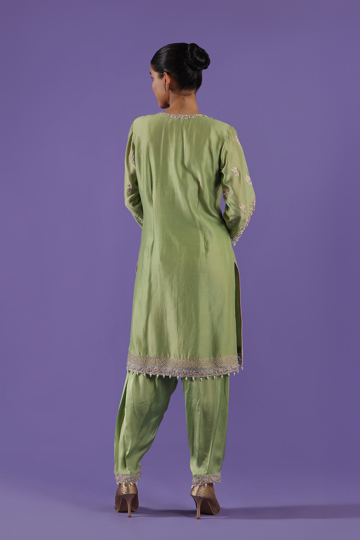 Tvarita Choga salwar set